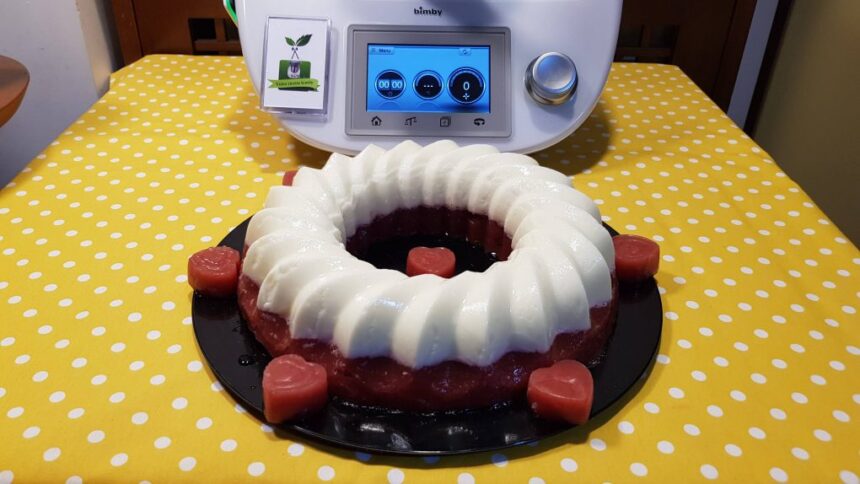 panna cotta con aspic di fragole