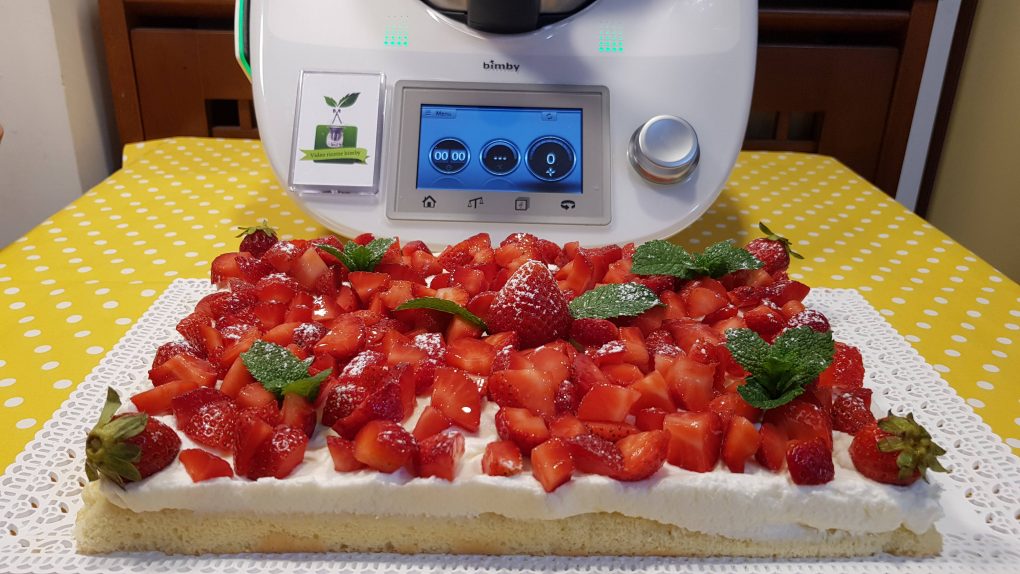 torta veloce panna e fragole